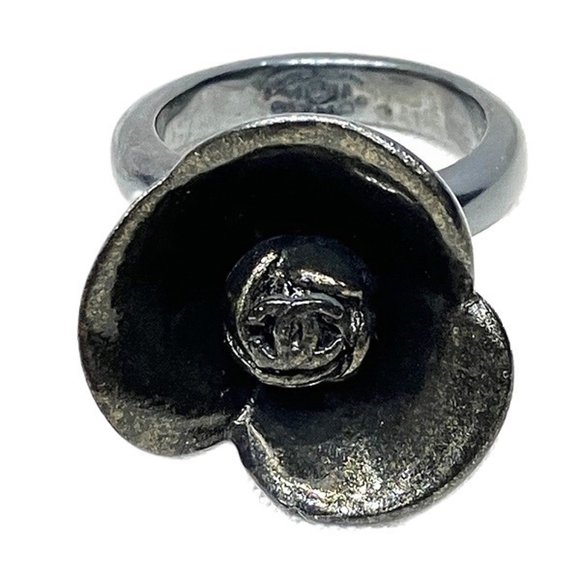 Chanel Camellia Black Leather ring - Picture 1 of 8